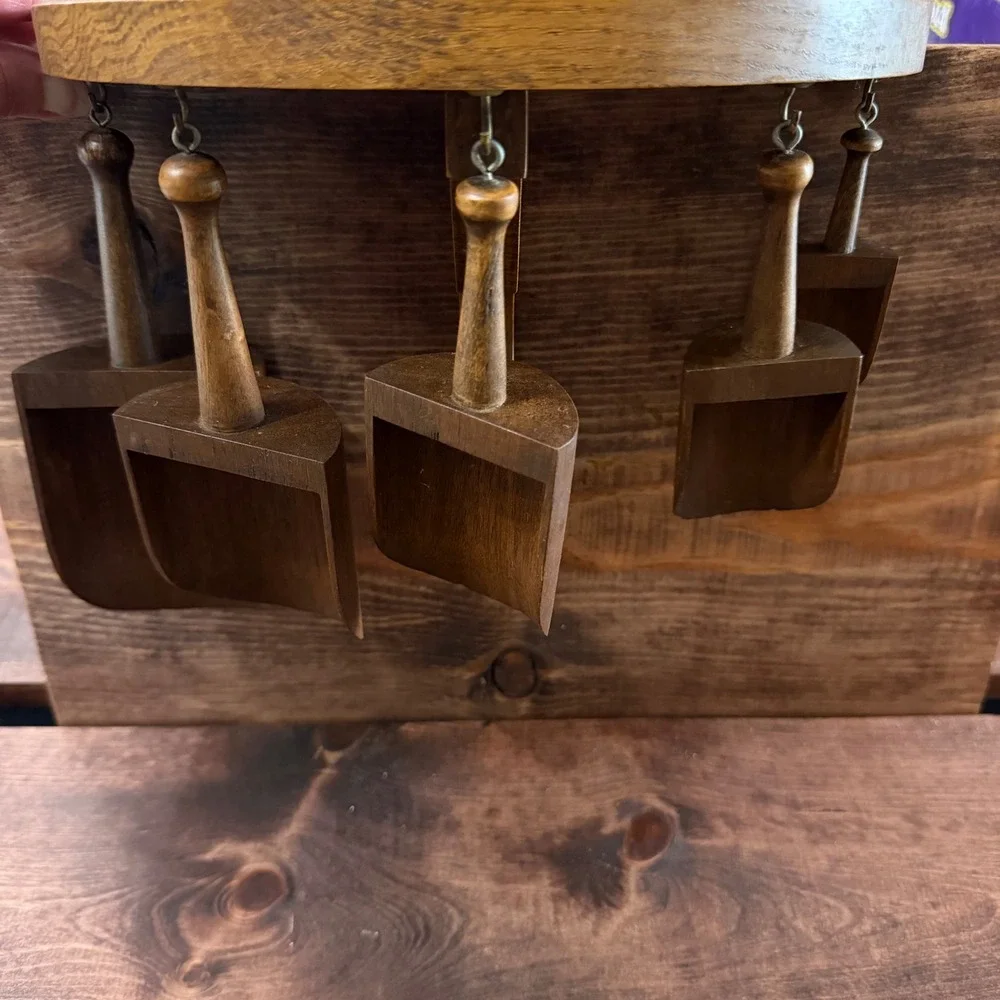 Vintage Wooden Measuring Scoop Set 5 Piece with Wall Mount Display Rack Brown
